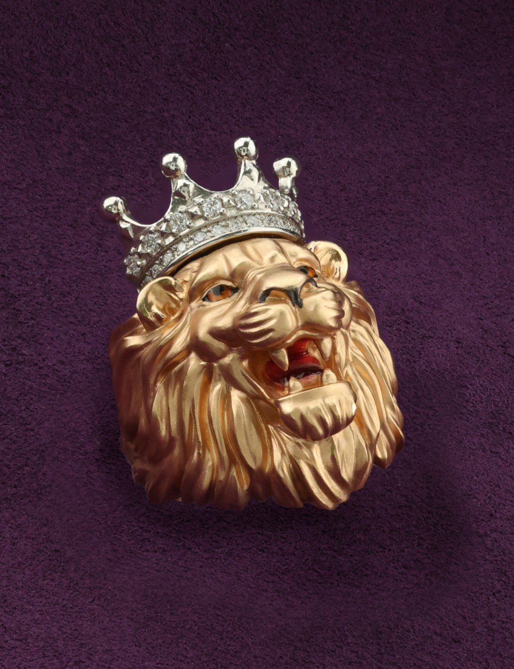 Кольцо из золота c эмалью и бриллиантами