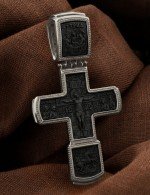 Крест из белого золота c эбеновым деревом