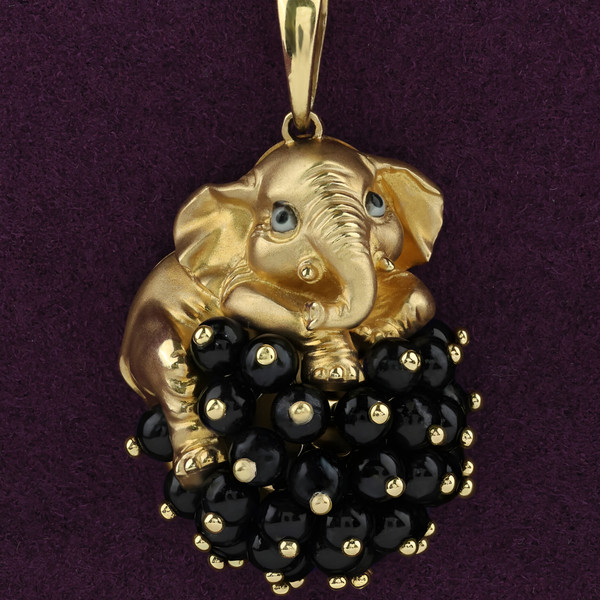 Подвеска из лимонного золота 585 пробы c эмалью и ониксом