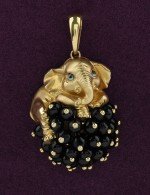 Подвеска из лимонного золота c эмалью и ониксом