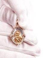 Образок из золота c бриллиантами и перламутром