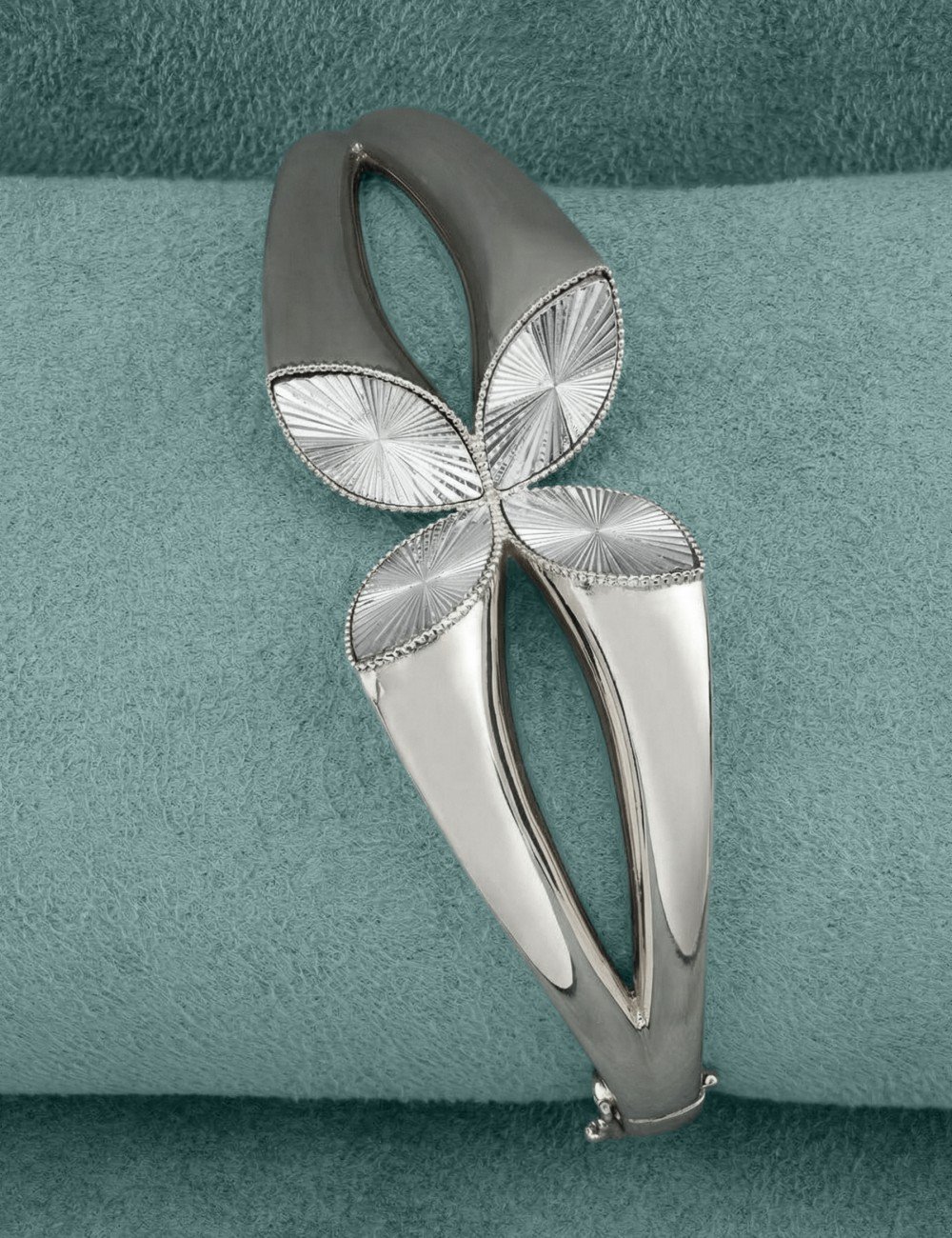 Браслет из белого золота c рубином