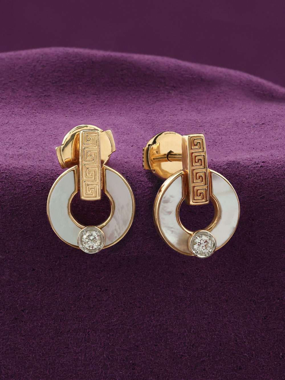 Серьги из красного золота 585 пробы c бриллиантами и перламутром