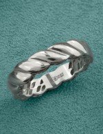 Кольцо из белого золота