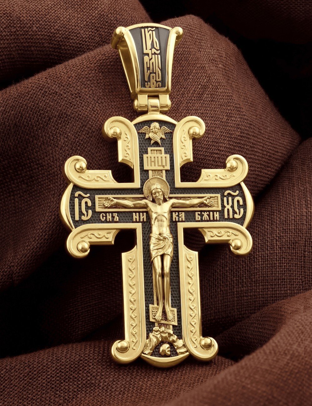 Крест из лимонного золота