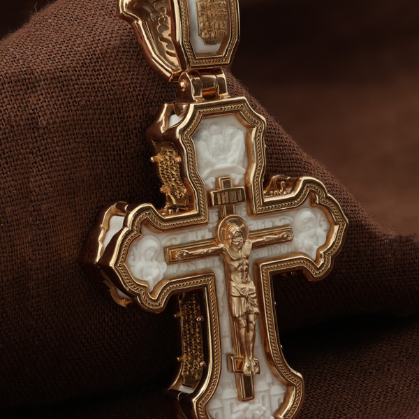 Крест из красного золота 585 пробы c бивнем мамонта