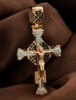 Крест из золота c эмалью и эбеновым деревом