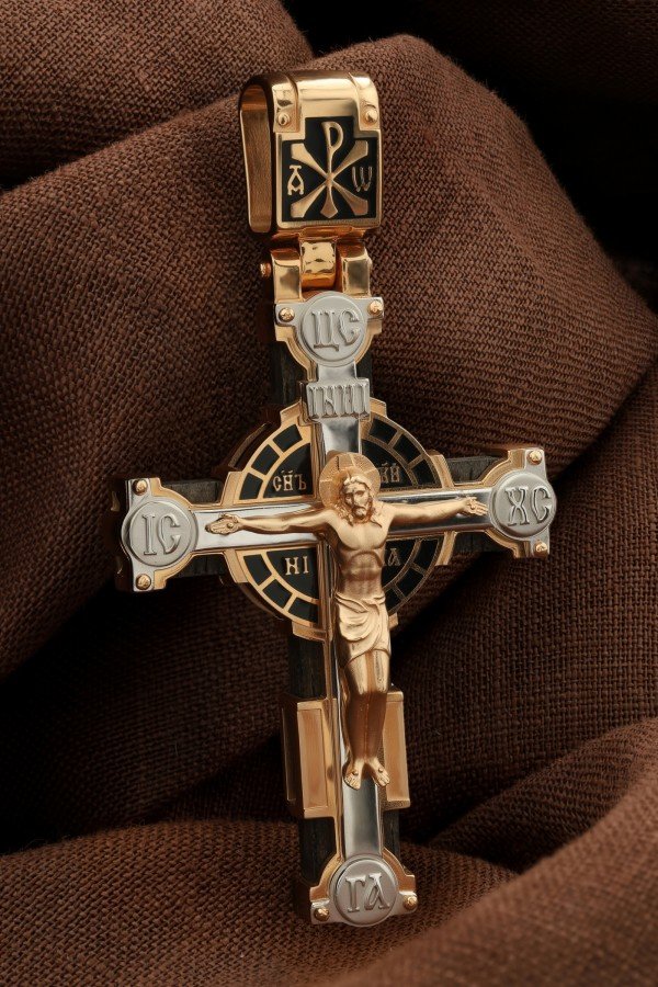 Крест из золота c эмалью и эбеновым деревом