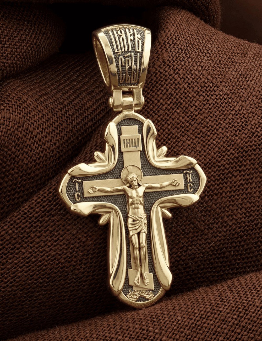 Крест из лимонного золота