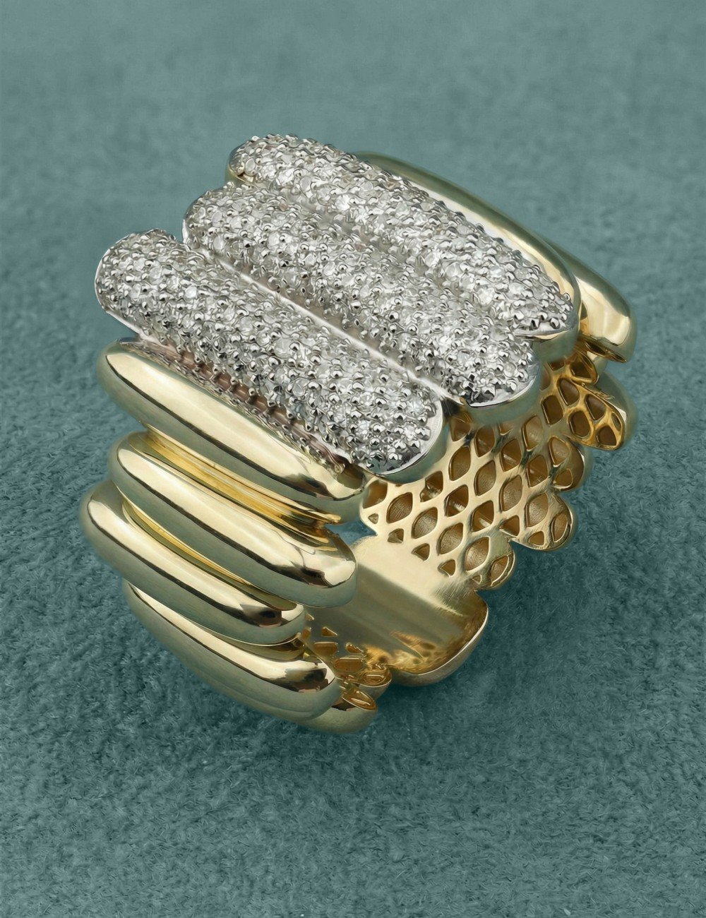 Кольцо из лимонного золота c бриллиантами