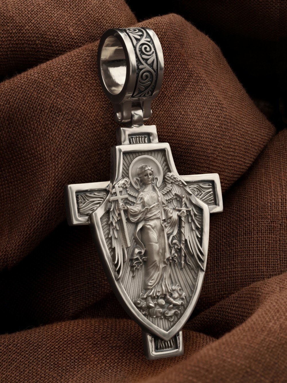 Крест из белого золота