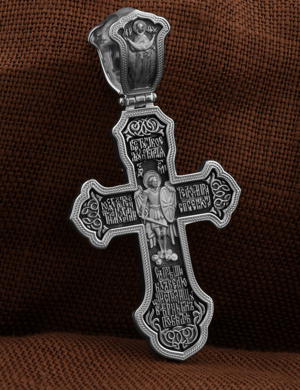 Крест из белого золота