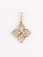 Подвеска из золота c бриллиантами и перламутром