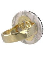 Кольцо из лимонного золота c эмалью и перламутром