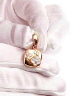 Подвеска из лимонного золота c бриллиантами и перламутром