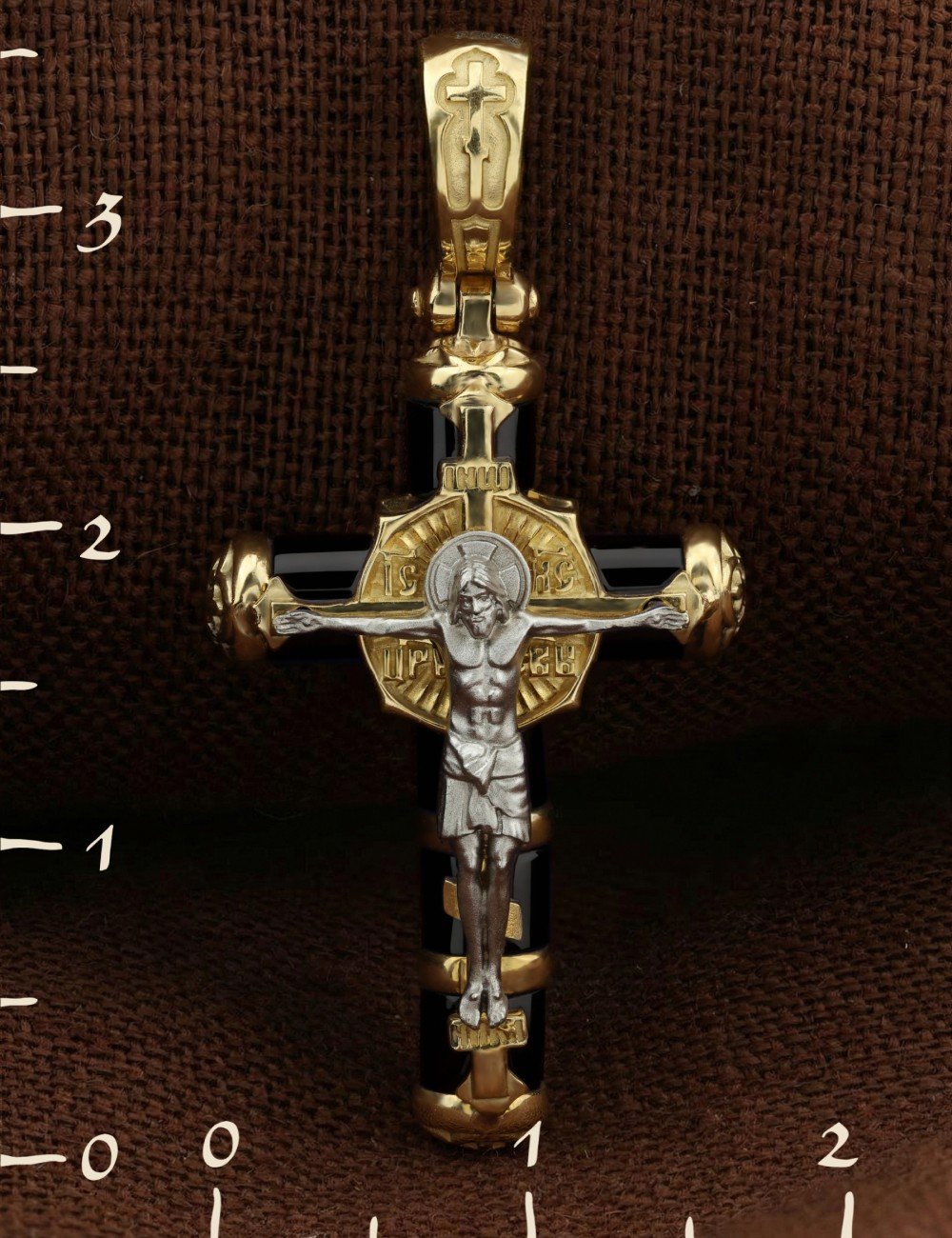 Крест из лимонного золота c ониксом