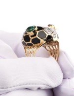 Кольцо из лимонного золота c бриллиантами, рубином, ониксом, малахитом и перламутром