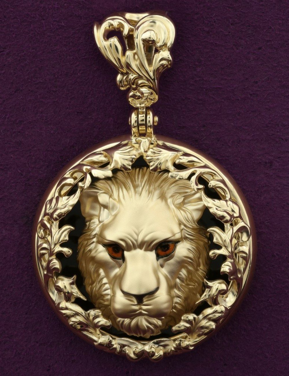 Подвеска из лимонного золота c эмалью и ониксом