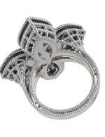 Кольцо из белого золота c бриллиантами и ониксом