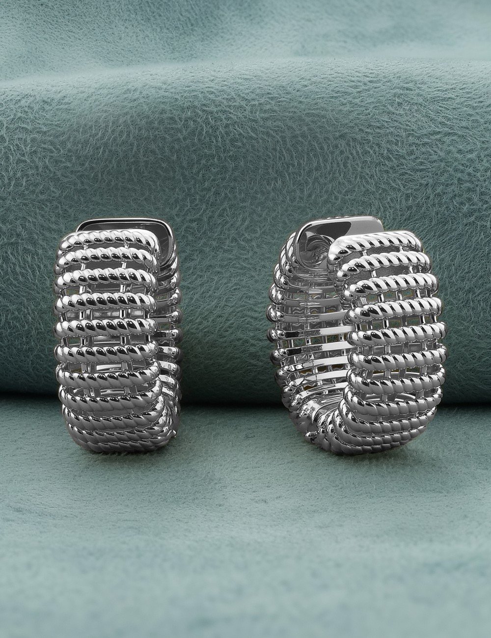 Серьги из белого золота