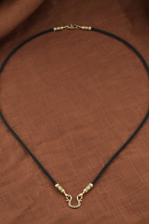 Шнурок шёлковый из лимонного золота c шёлковым шнурком