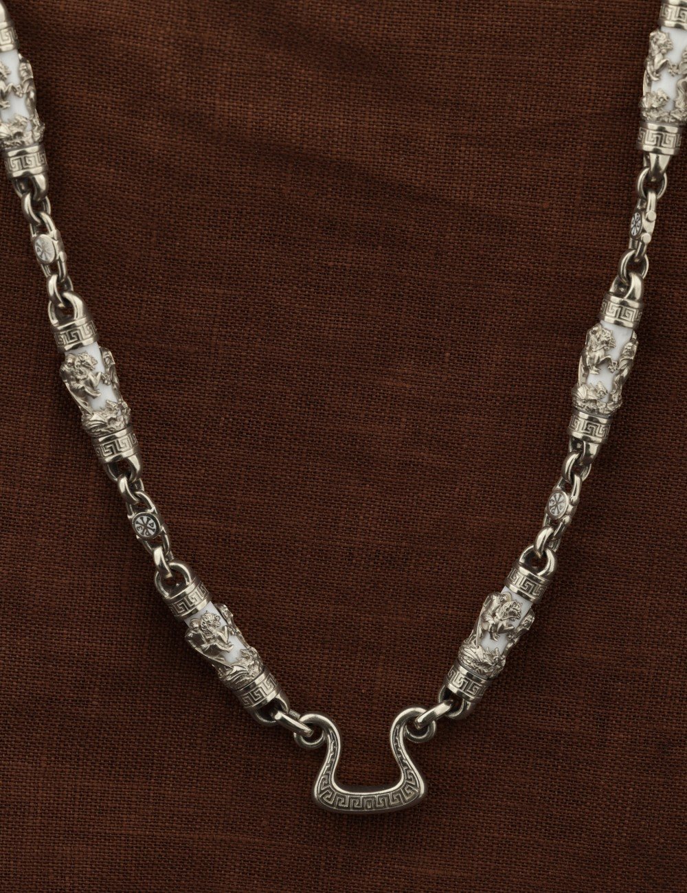 Цепь из белого золота c эмалью и бивнем мамонта